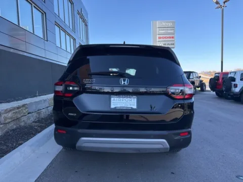 More photos of 2025 Honda Pilot EX-L at Airport Chrysler Dodge Jeep Ram, MO