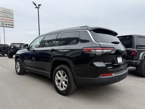 More photos of 2022 Jeep Grand Cherokee L Limited at Airport Chrysler Dodge Jeep Ram, MO
