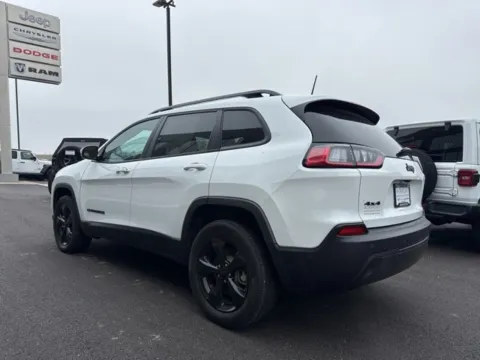 More photos of 2023 Jeep Cherokee Altitude at Airport Chrysler Dodge Jeep Ram, MO