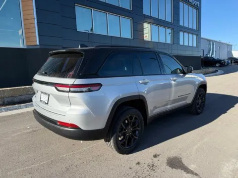 Another view of 2025 Jeep Grand Cherokee Limited for sale in Platte City, MO at Airport Chrysler Dodge Jeep Ram