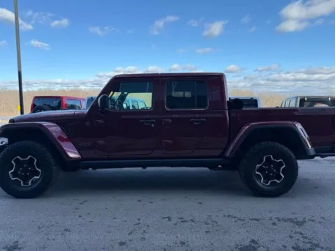 More photos of 2021 Jeep Gladiator Rubicon at Airport Chrysler Dodge Jeep Ram, MO
