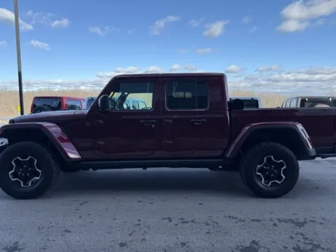 More photos of 2021 Jeep Gladiator Rubicon at Airport Chrysler Dodge Jeep Ram, MO