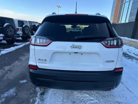 More photos of 2022 Jeep Cherokee Latitude Lux at Airport Chrysler Dodge Jeep Ram, MO