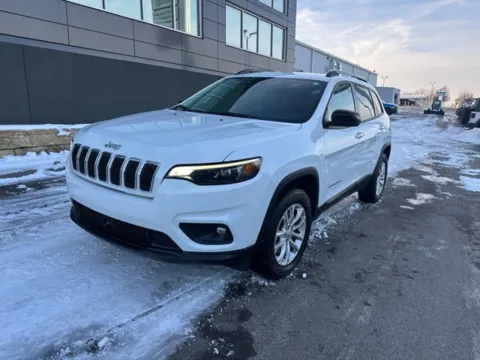 More photos of 2022 Jeep Cherokee Latitude Lux at Airport Chrysler Dodge Jeep Ram, MO