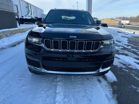More photos of 2024 Jeep Grand Cherokee L Limited at Airport Chrysler Dodge Jeep Ram, MO