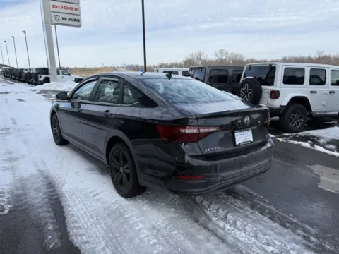 More photos of 2024 Volkswagen Jetta 1.5T SE at Airport Chrysler Dodge Jeep Ram, MO