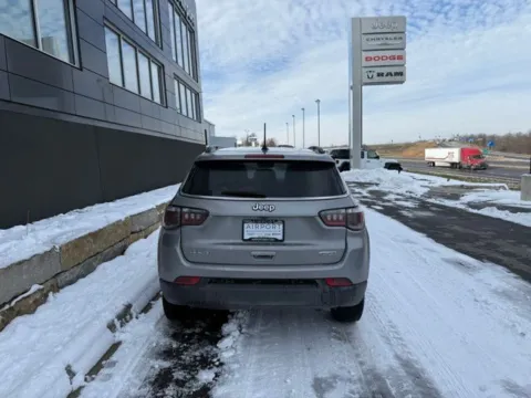 More photos of 2022 Jeep Compass Latitude Lux at Airport Chrysler Dodge Jeep Ram, MO