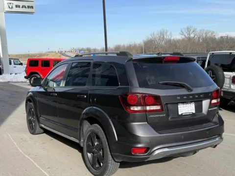 More photos of 2020 Dodge Journey Crossroad at Airport Chrysler Dodge Jeep Ram, MO