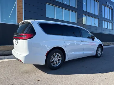 Another view of 2026 Chrysler Pacifica Select for sale in Platte City, MO at Airport Chrysler Dodge Jeep Ram