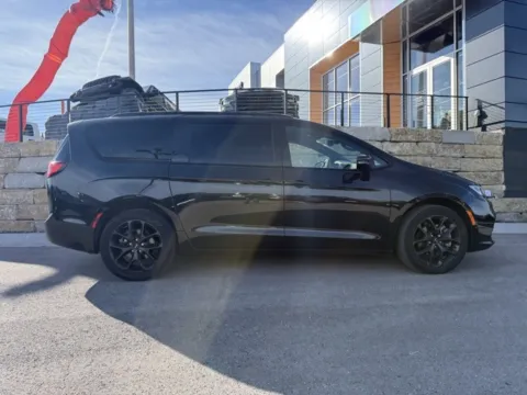 Photos of 2022 Chrysler Pacifica Touring L for sale in Platte City, MO at Airport Chrysler Dodge Jeep Ram