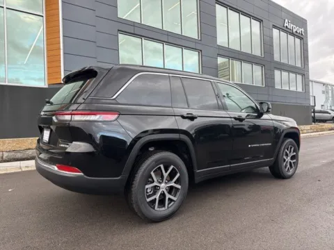 Another view of 2025 Jeep Grand Cherokee Limited for sale in Platte City, MO at Airport Chrysler Dodge Jeep Ram