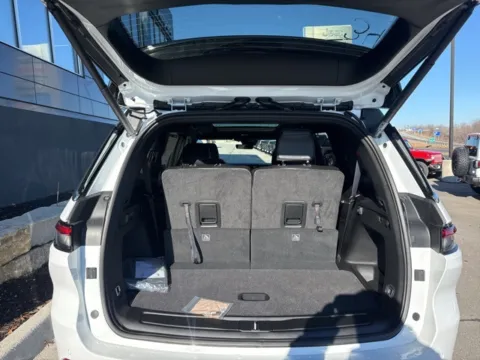 More photos of 2025 Jeep Grand Cherokee L Limited at Airport Chrysler Dodge Jeep Ram, MO