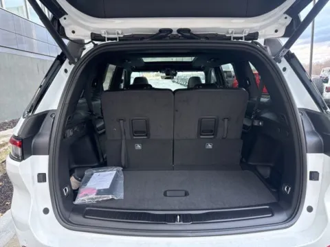 More photos of 2025 Jeep Grand Cherokee L Limited at Airport Chrysler Dodge Jeep Ram, MO