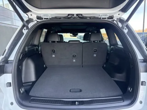 More photos of 2025 Jeep Grand Cherokee Limited at Airport Chrysler Dodge Jeep Ram, MO