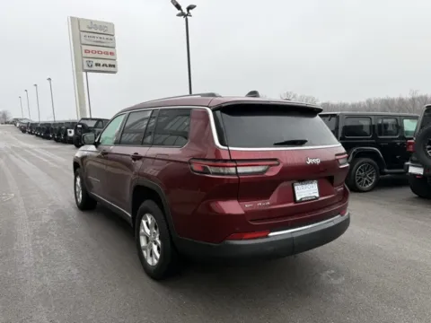 More photos of 2023 Jeep Grand Cherokee L Limited at Airport Chrysler Dodge Jeep Ram, MO