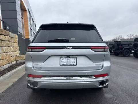 More photos of 2023 Jeep Grand Cherokee Overland at Airport Chrysler Dodge Jeep Ram, MO