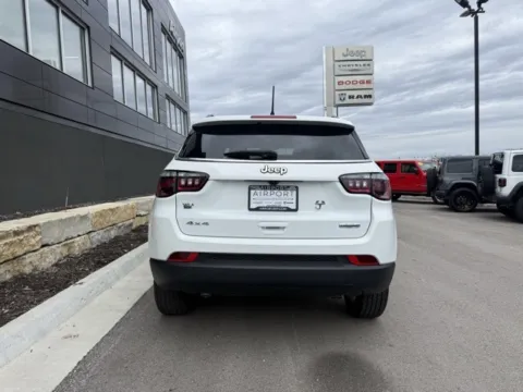 More photos of 2024 Jeep Compass Latitude at Airport Chrysler Dodge Jeep Ram, MO