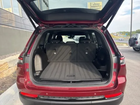 More photos of 2023 Jeep Grand Cherokee Altitude at Airport Chrysler Dodge Jeep Ram, MO