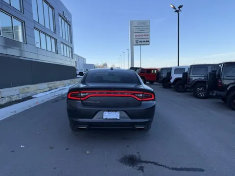 More photos of 2022 Dodge Charger SXT at Airport Chrysler Dodge Jeep Ram, MO