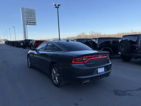 More photos of 2022 Dodge Charger SXT at Airport Chrysler Dodge Jeep Ram, MO