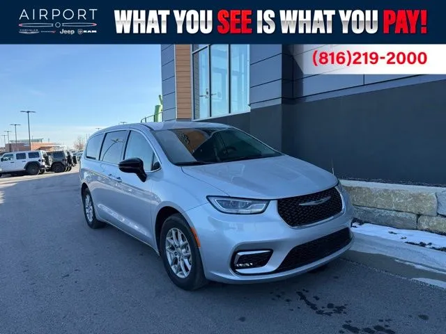 Used 2024 Chrysler Pacifica Touring L with VIN 2C4RC1BG3RR204566 for sale in Kansas City