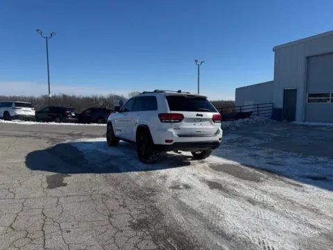 More photos of 2019 Jeep Grand Cherokee Upland Edition at Airport Chrysler Dodge Jeep Ram, MO