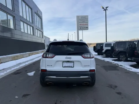 More photos of 2019 Jeep Cherokee Limited at Airport Chrysler Dodge Jeep Ram, MO