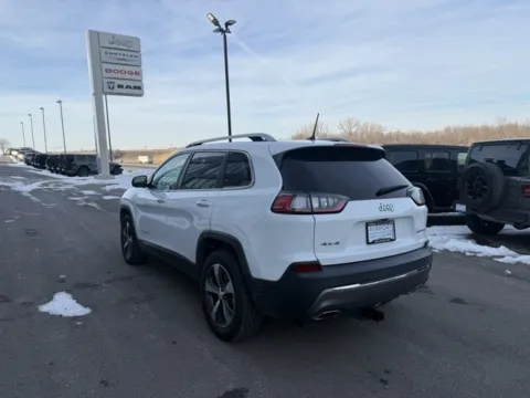 More photos of 2019 Jeep Cherokee Limited at Airport Chrysler Dodge Jeep Ram, MO