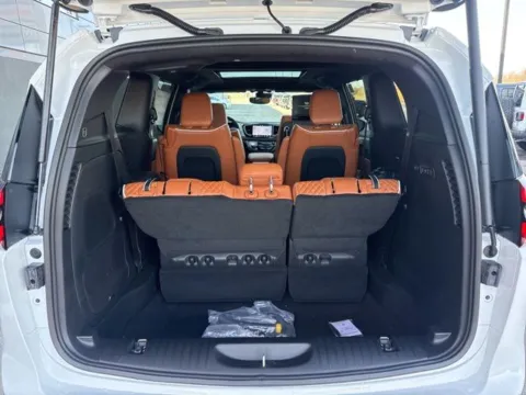 More photos of 2026 Chrysler Pacifica Pinnacle at Airport Chrysler Dodge Jeep Ram, MO