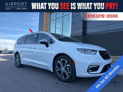 White 2026 Chrysler Pacifica Pinnacle for sale in Platte City, MO
