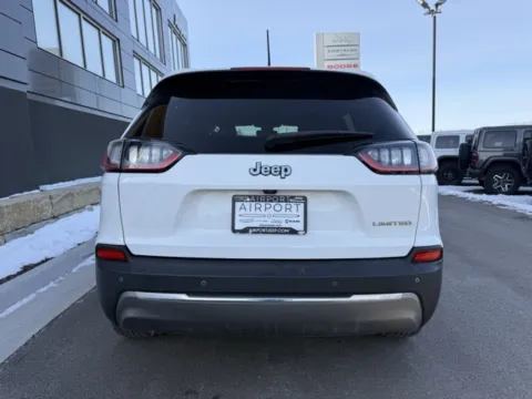 More photos of 2020 Jeep Cherokee Limited at Airport Chrysler Dodge Jeep Ram, MO