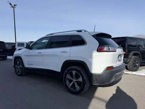 More photos of 2020 Jeep Cherokee Limited at Airport Chrysler Dodge Jeep Ram, MO