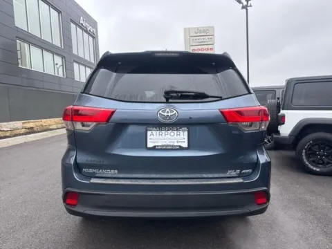 More photos of 2019 Toyota Highlander XLE at Airport Chrysler Dodge Jeep Ram, MO