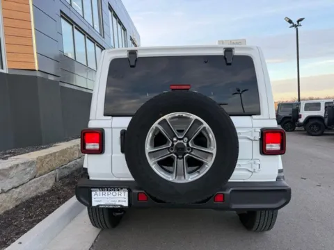 More photos of 2022 Jeep Wrangler Unlimited Sahara at Airport Chrysler Dodge Jeep Ram, MO