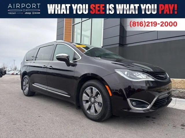 Unknown 2018 Chrysler Pacifica Hybrid Limited for sale in Platte City, MO