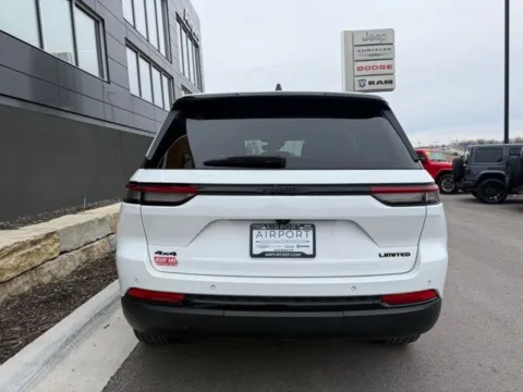 More photos of 2023 Jeep Grand Cherokee Limited at Airport Chrysler Dodge Jeep Ram, MO