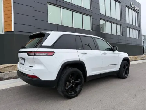 Another view of 2023 Jeep Grand Cherokee Limited for sale in Platte City, MO at Airport Chrysler Dodge Jeep Ram