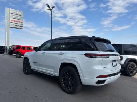 More photos of 2024 Jeep Grand Cherokee Summit at Airport Chrysler Dodge Jeep Ram, MO