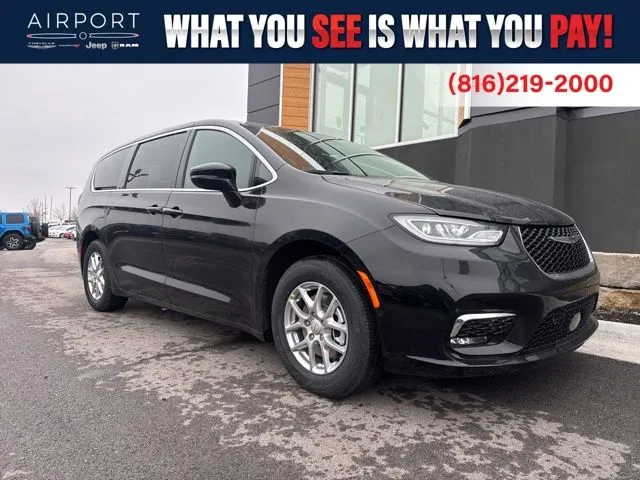 Black 2026 Chrysler Pacifica Select for sale in Platte City, MO