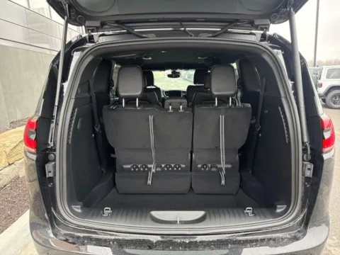 More photos of 2026 Chrysler Pacifica Select at Airport Chrysler Dodge Jeep Ram, MO