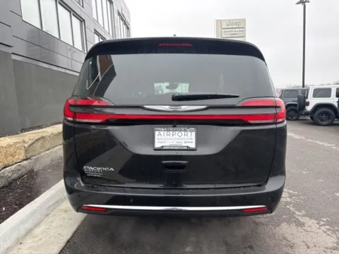 More photos of 2026 Chrysler Pacifica Select at Airport Chrysler Dodge Jeep Ram, MO