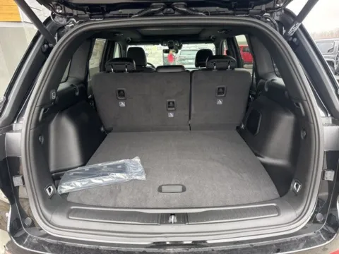 More photos of 2026 Jeep Grand Cherokee Limited at Airport Chrysler Dodge Jeep Ram, MO