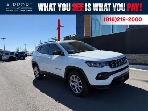 White 2022 Jeep Compass Latitude Lux for sale in Platte City, MO