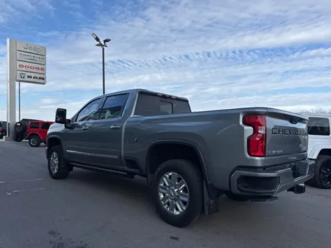 More photos of 2024 Chevrolet Silverado 2500HD High Country at Airport Chrysler Dodge Jeep Ram, MO