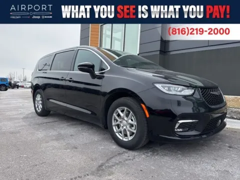 Black 2026 Chrysler Pacifica Select for sale in Platte City, MO