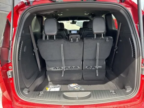 More photos of 2026 Chrysler Pacifica Select at Airport Chrysler Dodge Jeep Ram, MO