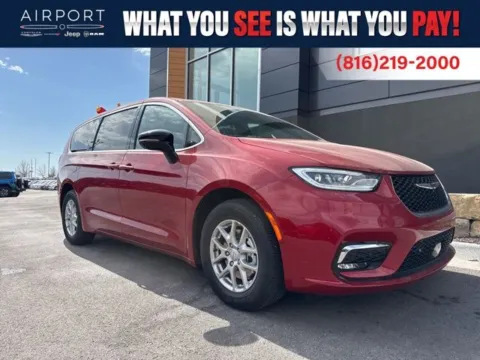 Red 2026 Chrysler Pacifica Select for sale in Platte City, MO