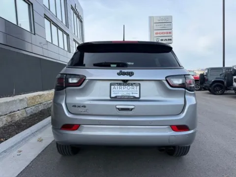 More photos of 2022 Jeep Compass High Altitude at Airport Chrysler Dodge Jeep Ram, MO