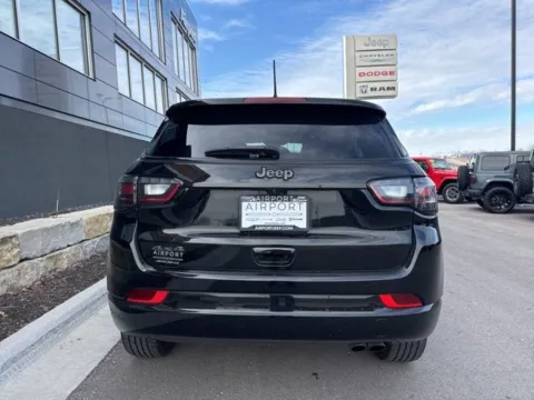 More photos of 2022 Jeep Compass High Altitude at Airport Chrysler Dodge Jeep Ram, MO