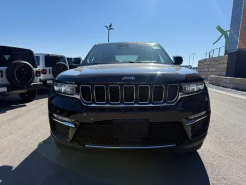 More photos of 2023 Jeep Grand Cherokee Limited at Airport Chrysler Dodge Jeep Ram, MO